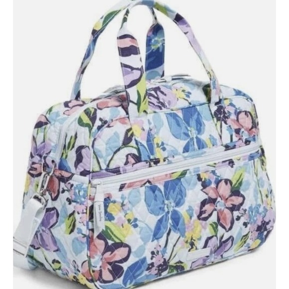 Vera Bradley Handbags - NWT VERA BRADLEY TRAVELER BAG Marian Floral - MEDIUM (MSRP $129)